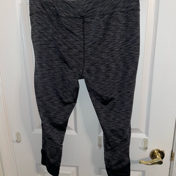 Avia capris - Picture 2 of 3